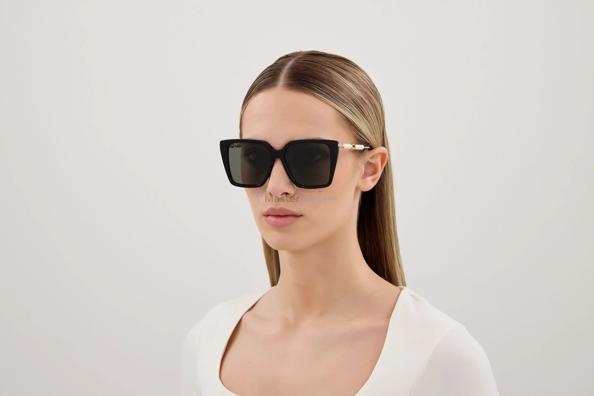 Солнцезащитные очки Gucci GG1967S 001