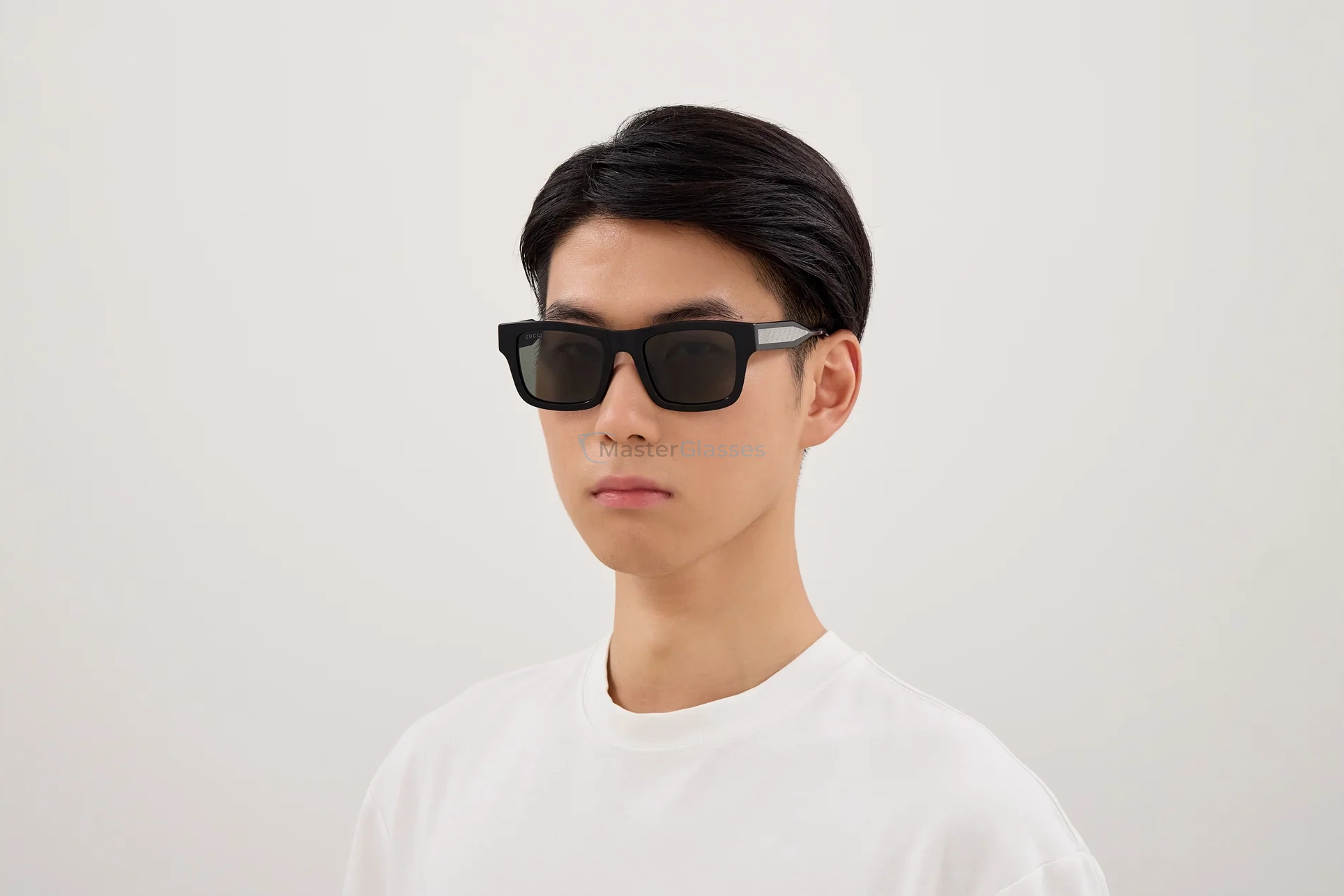 Солнцезащитные очки Gucci GG2072SA-001
