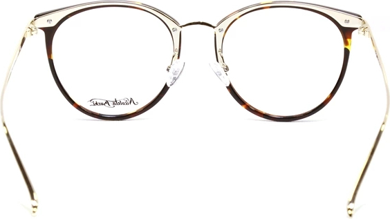 ������ Nicoleta Buchi 441 03