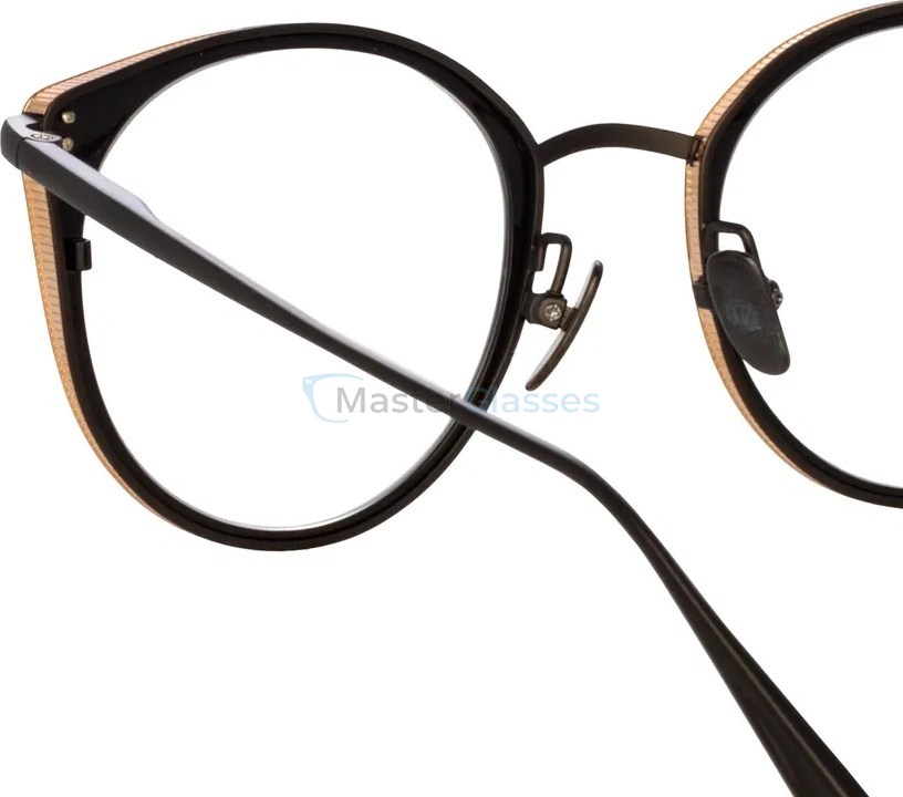  Linda Farrow 1420 C02