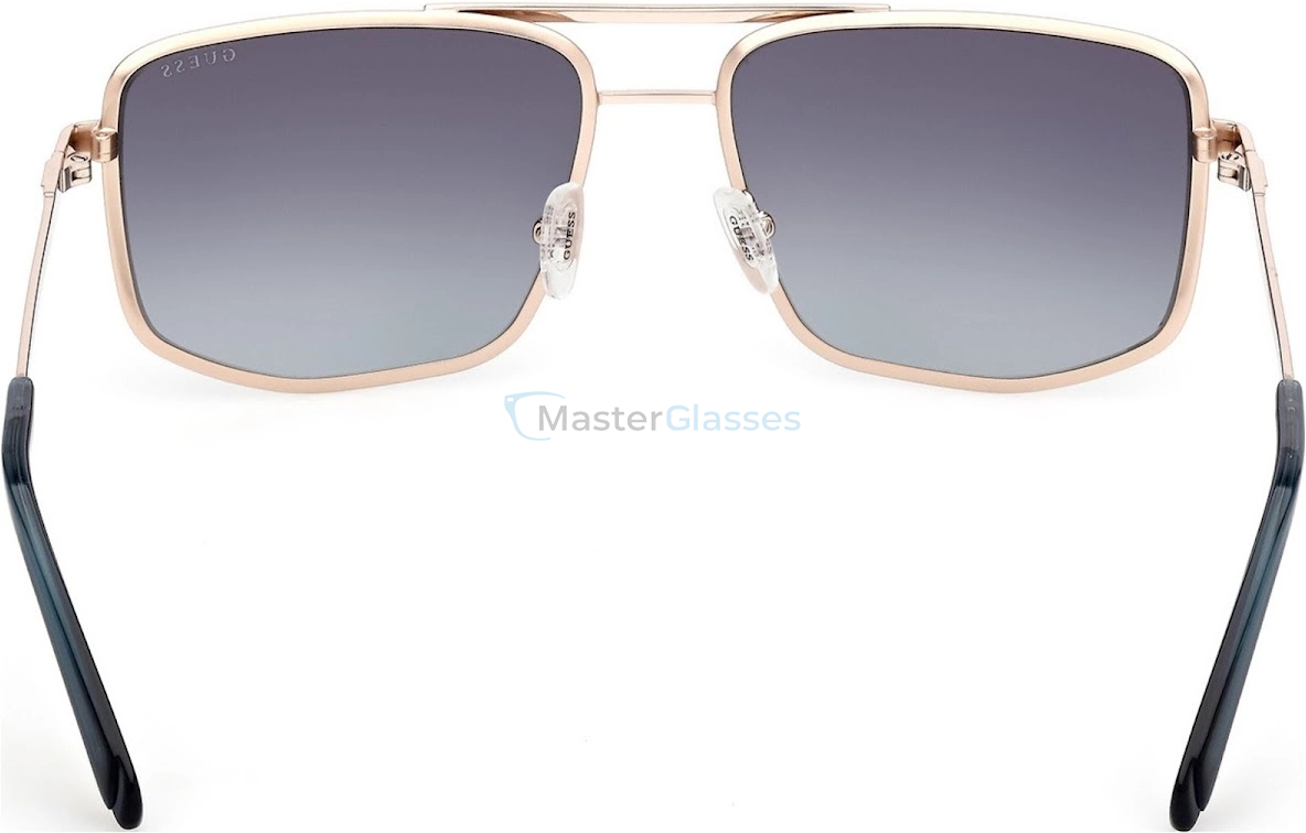   GUESS GUS 00208 33W 57
