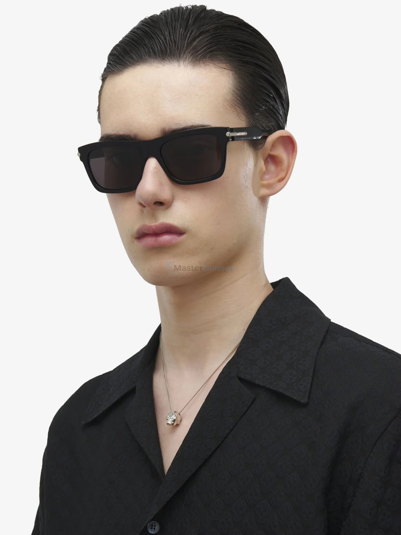 Alexander McQueen AM0495S-001 55  